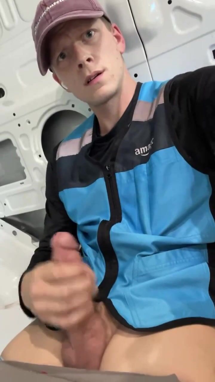 Amazon driver breeds twink bareback