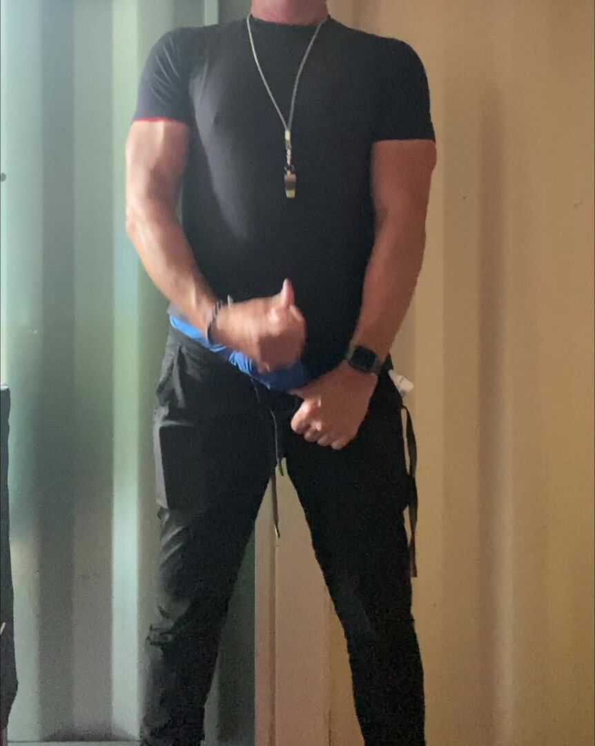 Alpha dilf jockdad87 breeds twink in supply closet