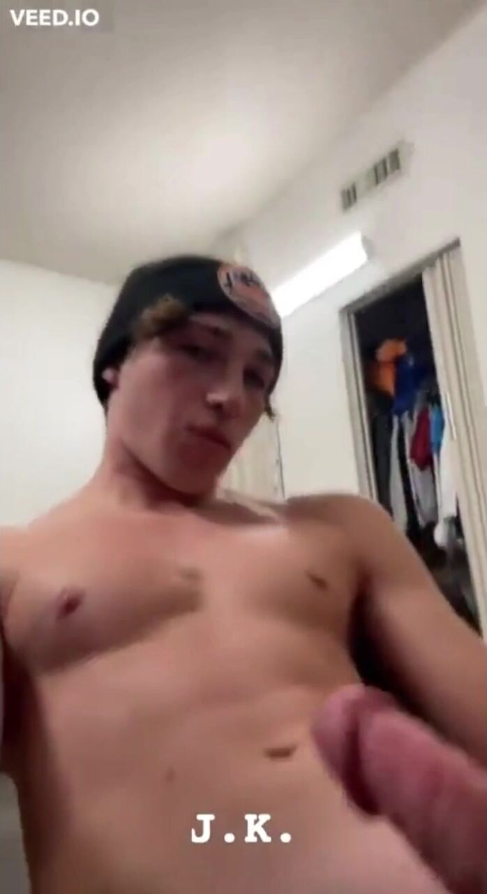 Straight guy cums for hot girl