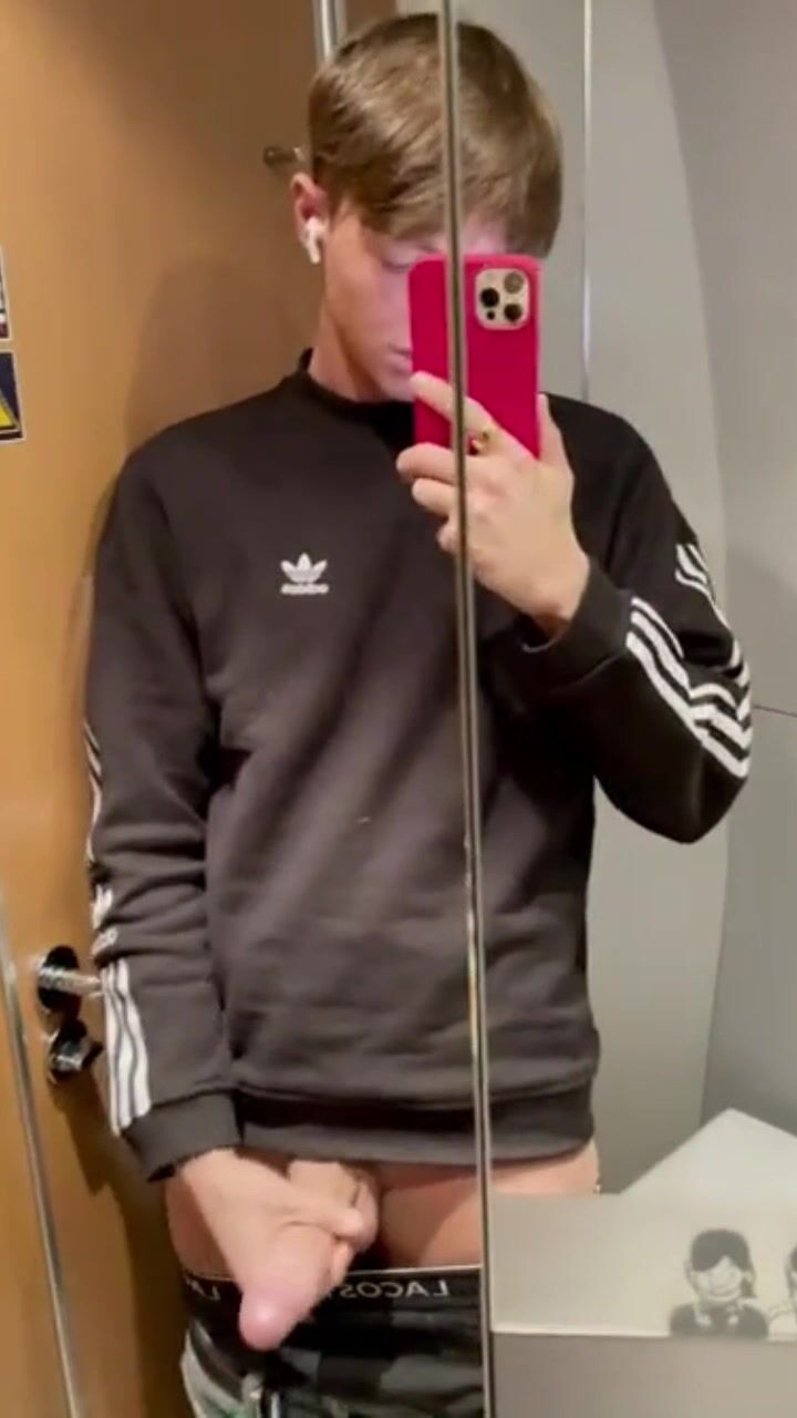 [archive of gbt][0633] 18yo guy unloads his big cock in train selfie