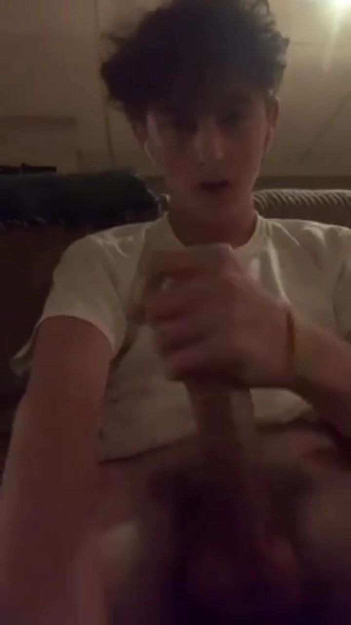 [archive of gbt][0638] bryce busts his big nut in pubes