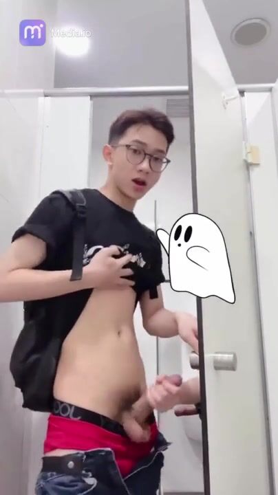 Asian adventurer gets hot handjob in toilet