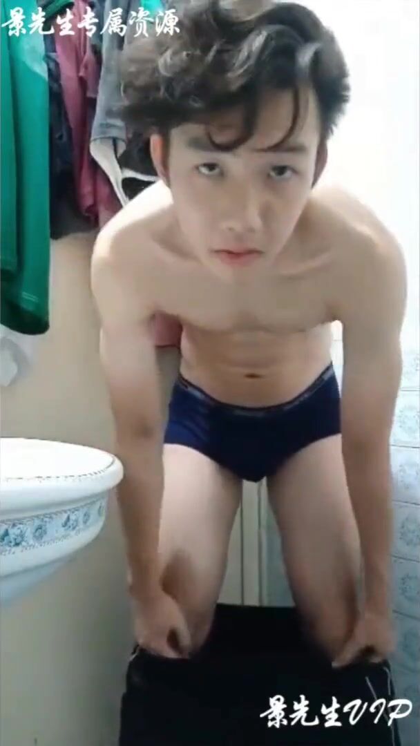 Asian twink strips in bathroom