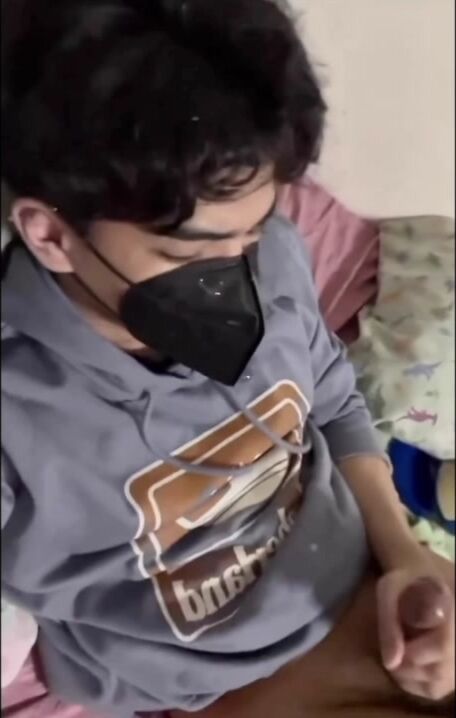 Asian twink gooning hard