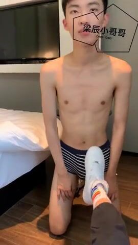 Jeu de fétichisme des pieds asiatique amateur