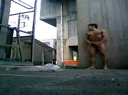 亚洲裸街手淫