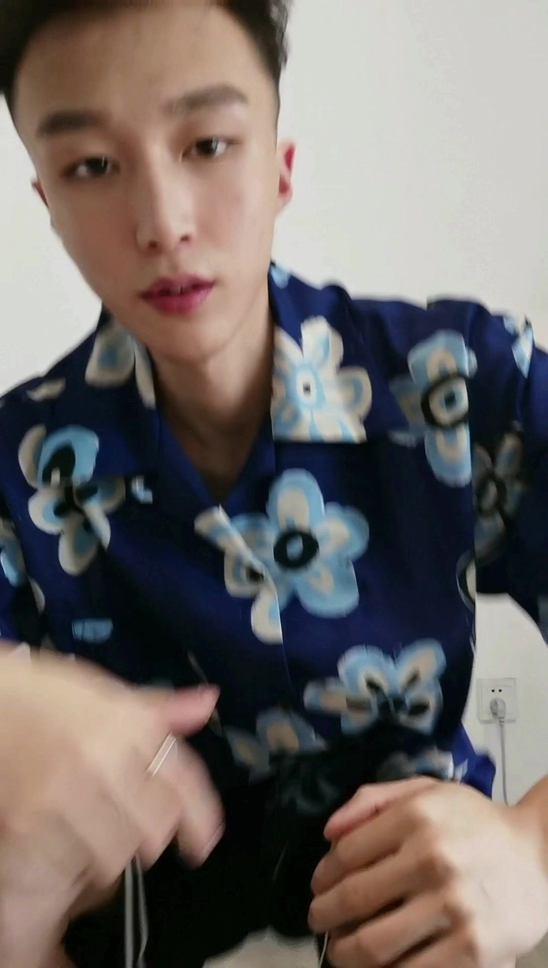 Asian twink jerking and cumming boys porn videos