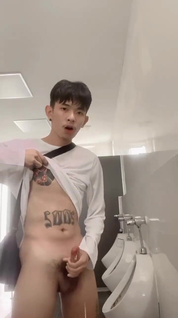 亚洲小鲜肉用力撸管并射精