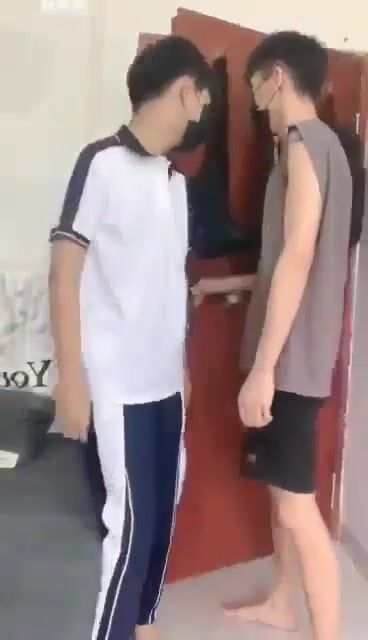 جنس صعب لمراهق آسيوي على أنبوب الإباحية المثلي