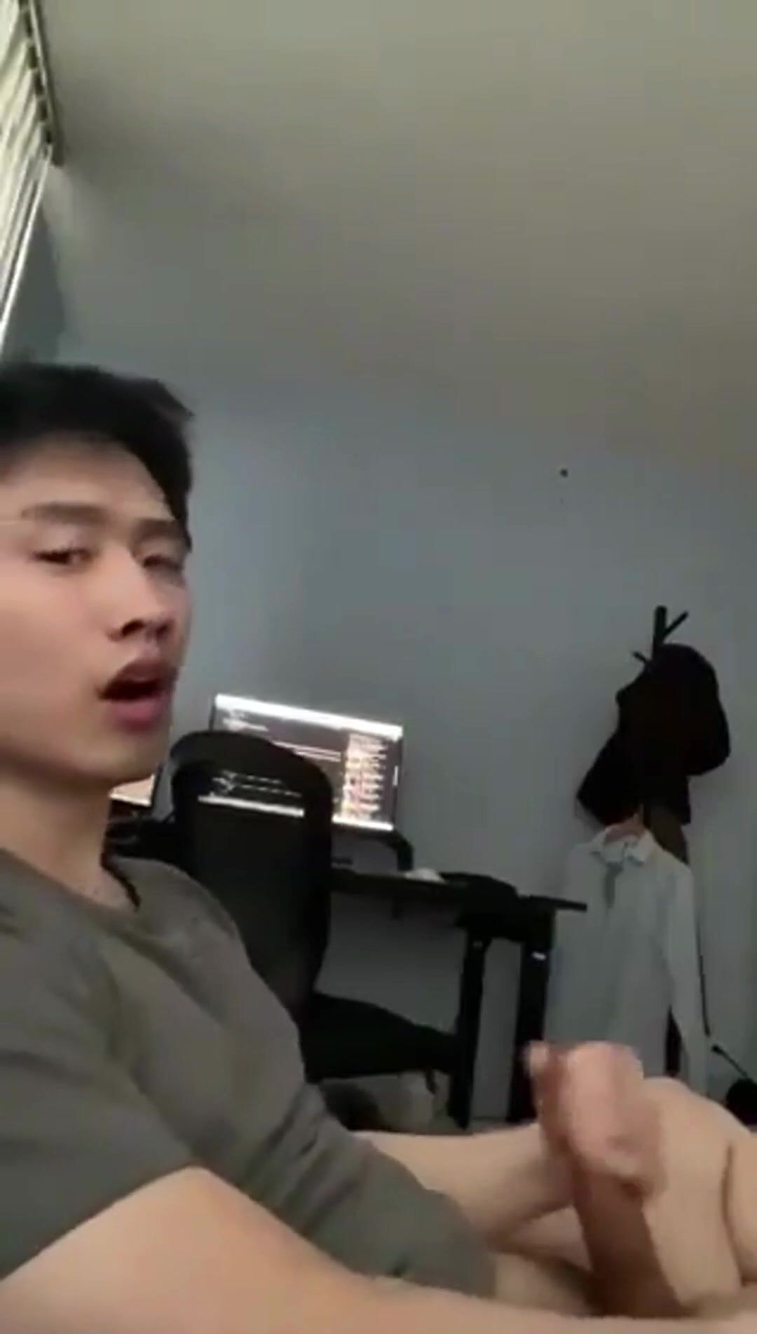 亚洲小受激烈射精