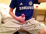 Ado éjacule et gicle dans une vidéo porno géniale