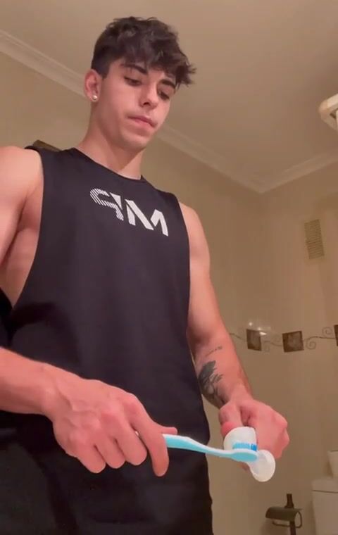 Papá se lleva a ado sin condón 7