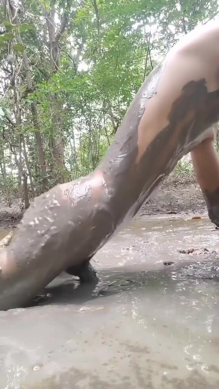 Ladesh twink takes daddy’s bareback cock by the pond