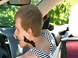 игра членами без презерватива между твинком и мускулистым папочкой