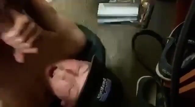 نيك المراهق يتذوق منيه الخاص