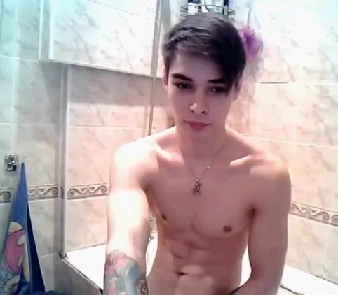 Cam boys jerk in bath time porn