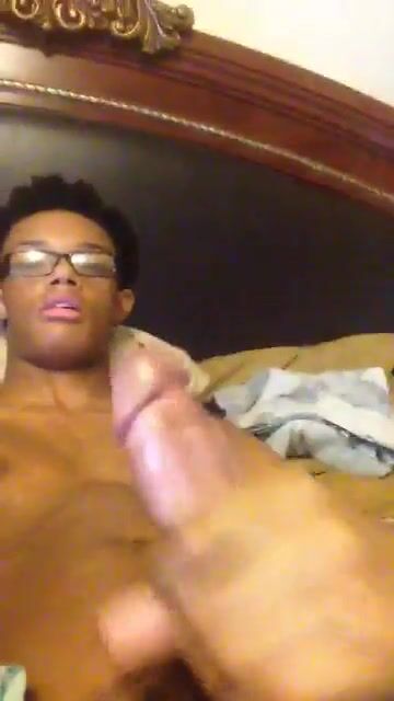 Adolescente bbc y teen negro masturbándose hasta corridas intensas