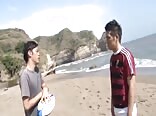 ビーチでゲイ少年のセックス動画