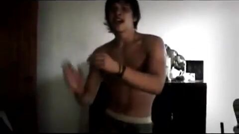 Twink bares muscle daddy's raw cock