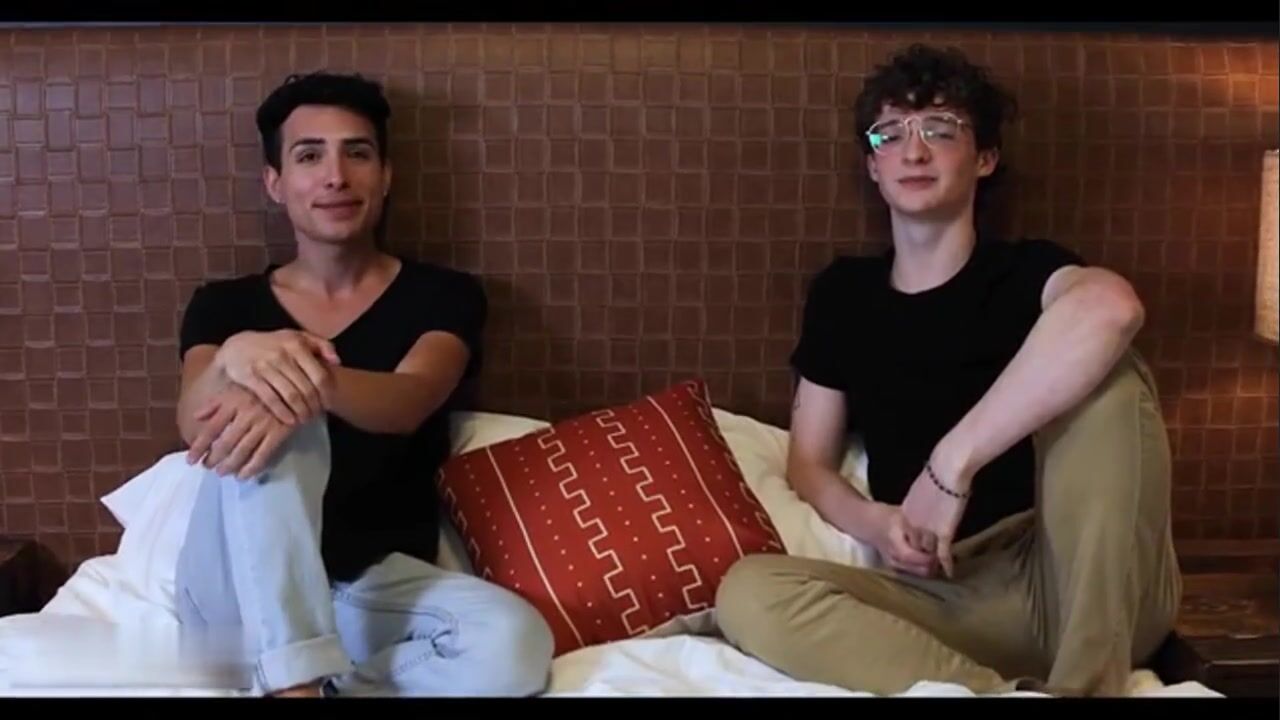Bareback boyfriends fuck hard to hot cum at day's end