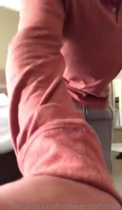 Beef jock jacks cum onto skin