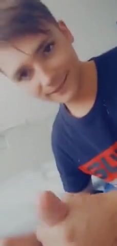 Twink dick tasted by best friend