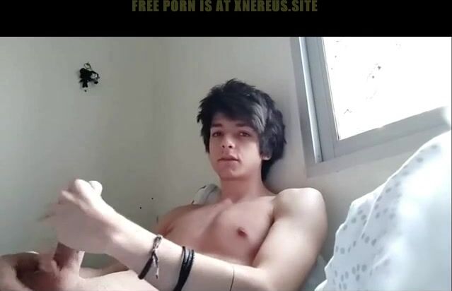 Amateur twink jerks big cock till cum
