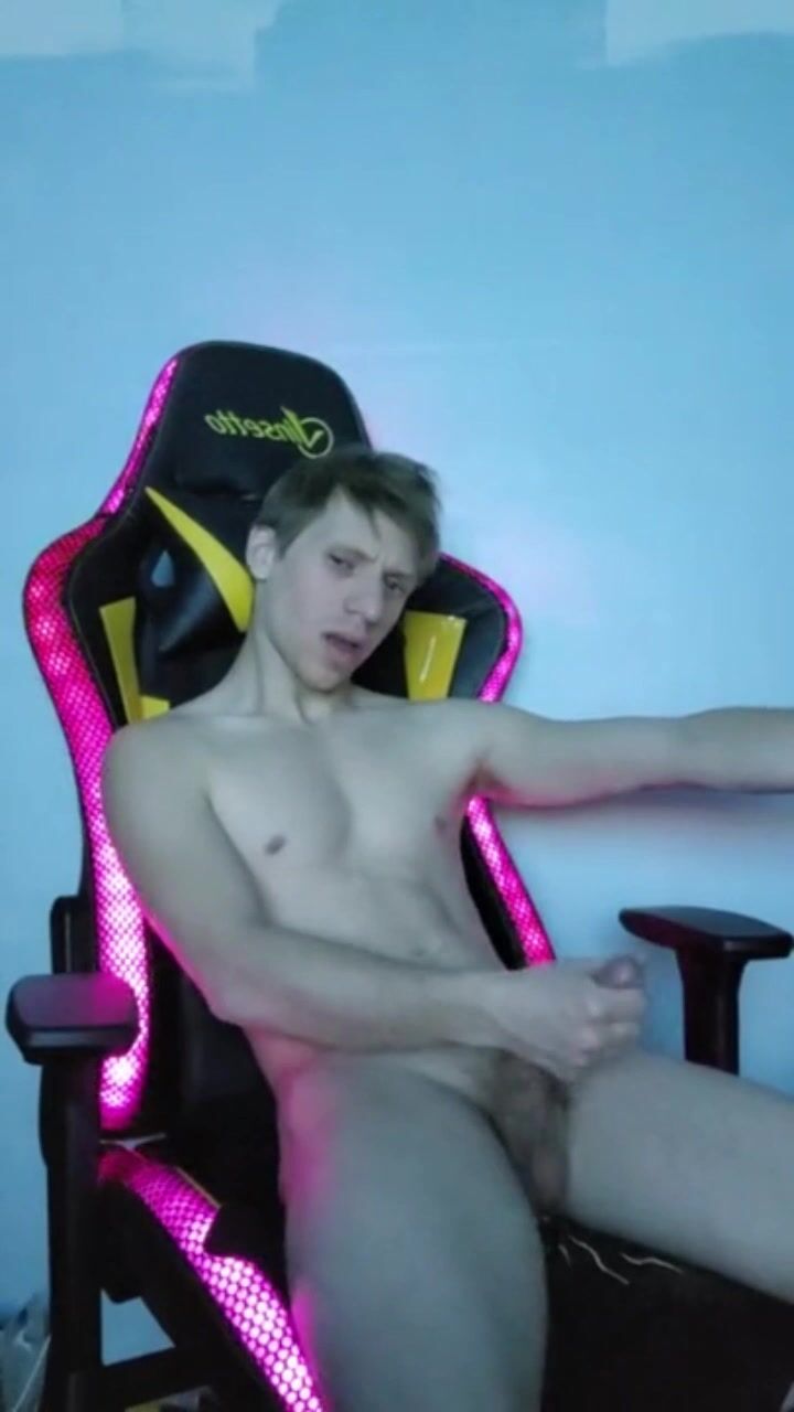 Big cock handjob explodes on gaming chair