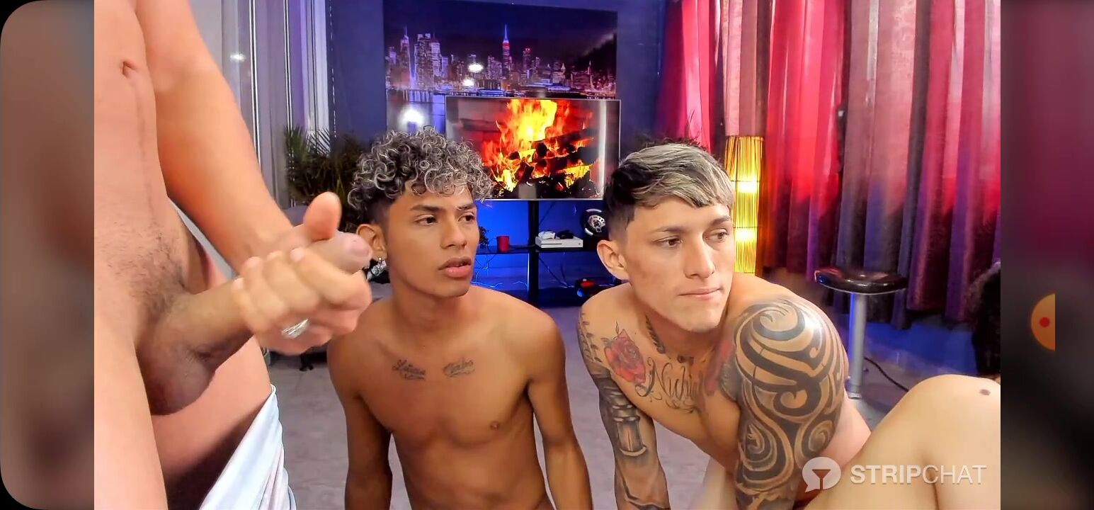 Sexy jungs bekommen große gesichtsbesamung
