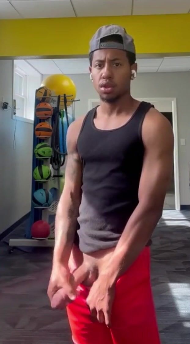 Muscle stud unloads big cumshot in gym