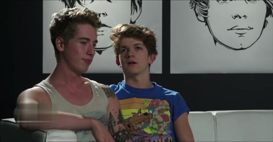 Twinks take big dick anal with cumshot