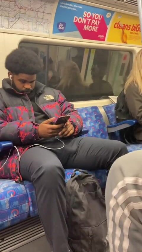 Black dude hardon on the tube boys porn