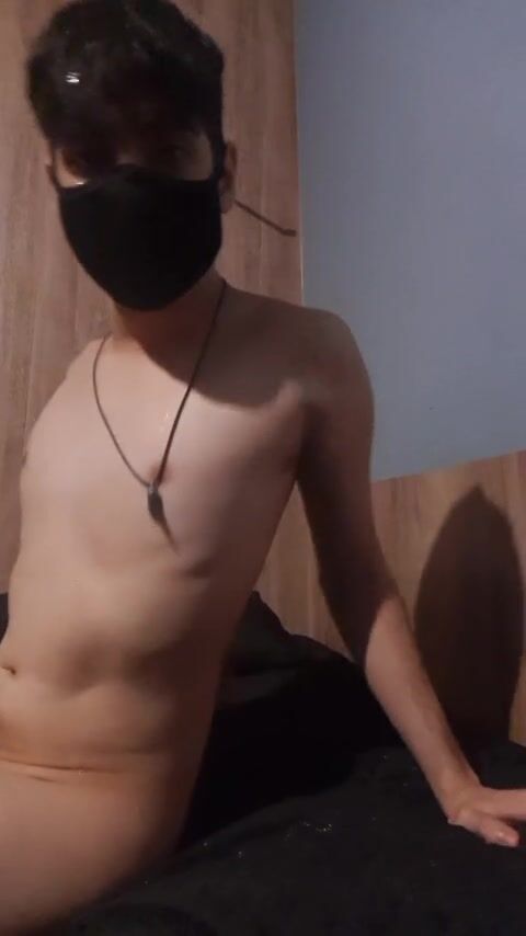 Noir masqué branle une grosse bite