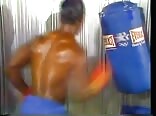 黒いツインクの汗ゲイポルノ動画