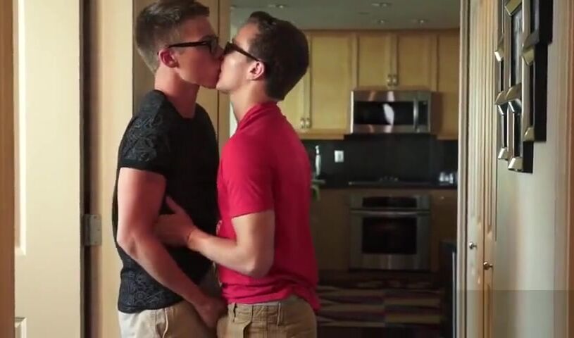 Blake mitchell fickt seinen freund ohne kondom 4