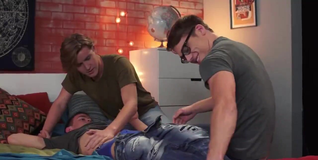 Blake gets double dicked bareback