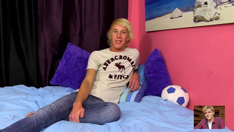Blond abercrombie teen model strokes his cock