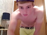 Ados blonds se branlent en webcam