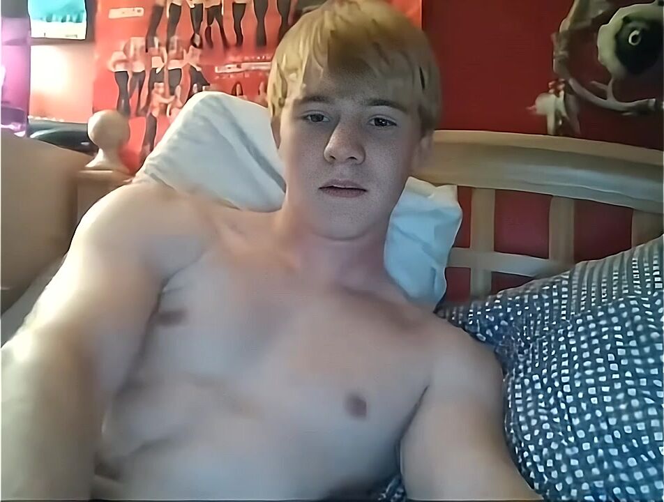 Blond musclé ciré branle ai