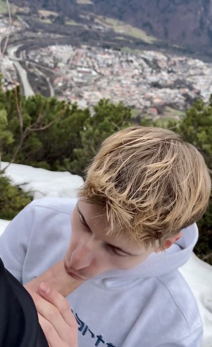 Blond stud gives outdoor bj - no cum, looped action
