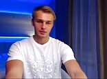 Blonde muskelboys hart gefickt vor der cam