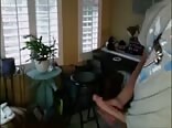 金发少年掏出大肉棒打手枪
