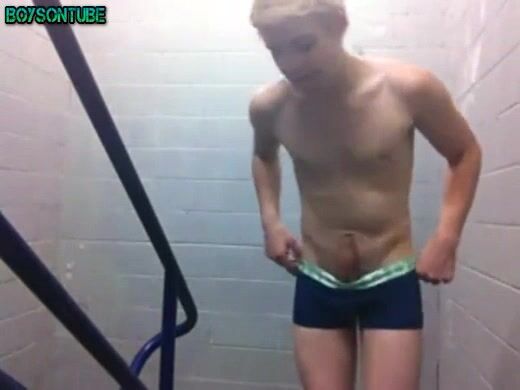 Blondie public wanker boys porn