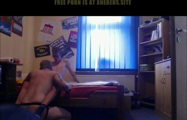 Straight twink co-worker sucks cock on cam