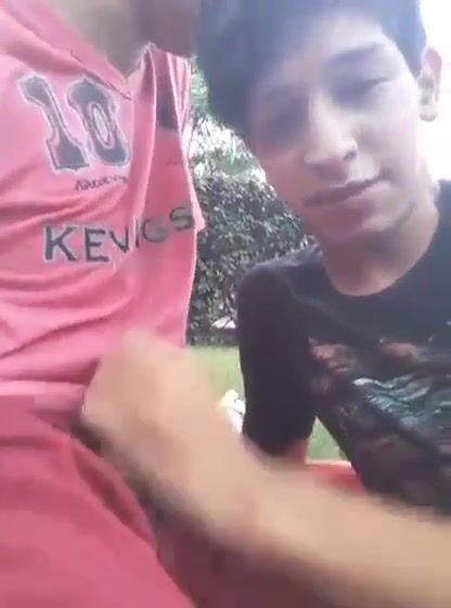 Twink gives raw blowjob to daddy