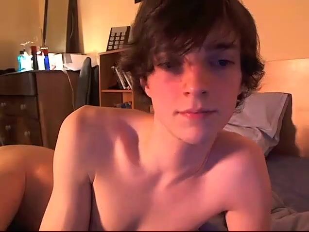 Hot twink takes daddy bareback