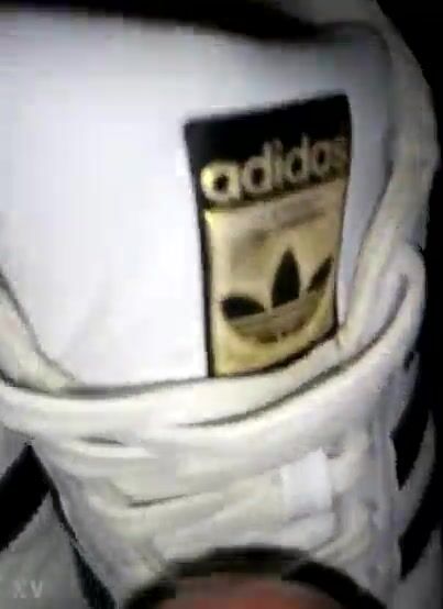 Ado adidas sperme doré