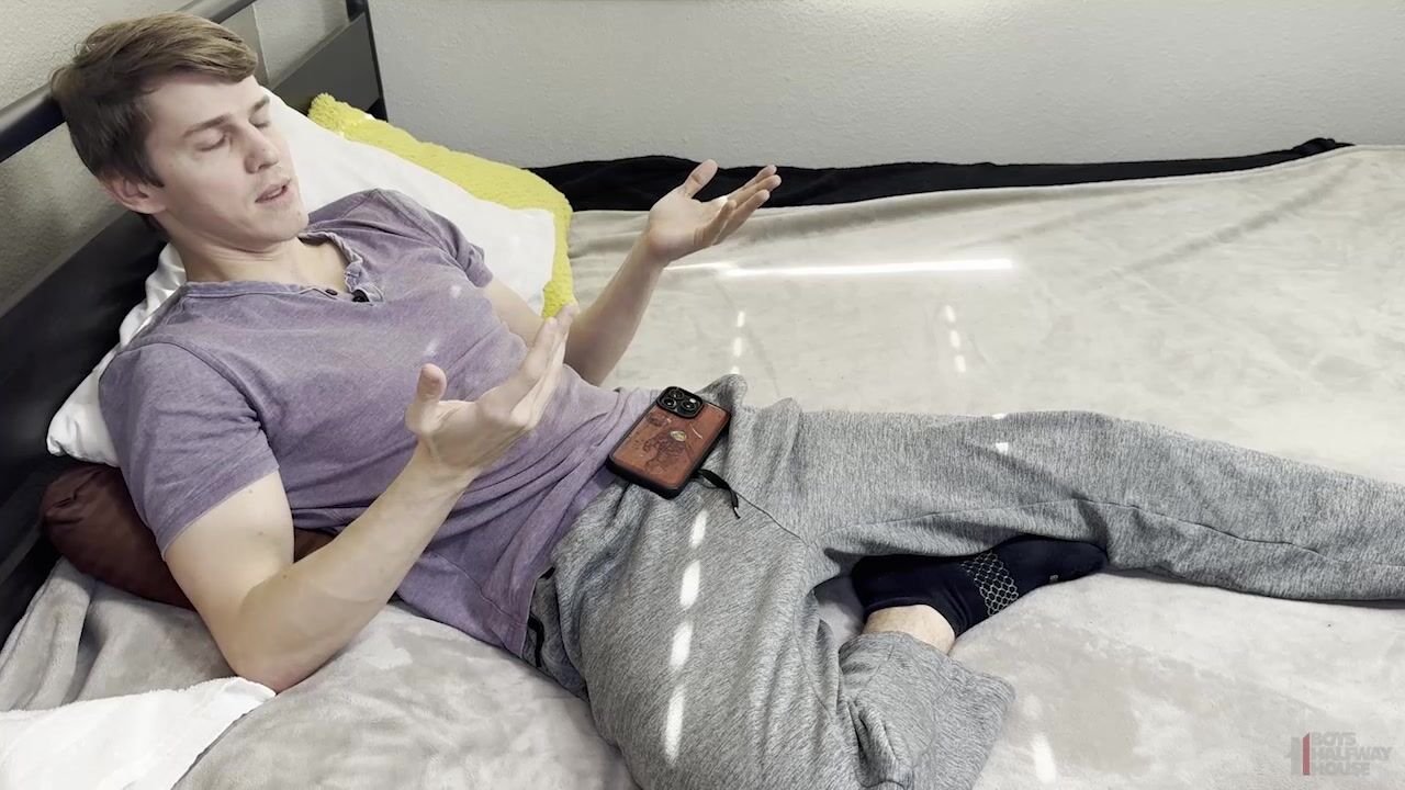 Twink bietet glatte boyfotze muskel-daddy für bestehen