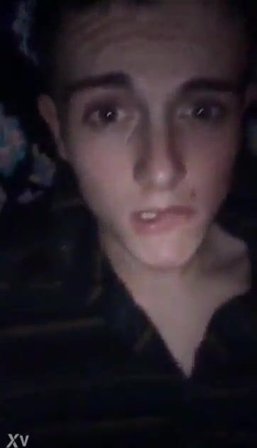 Cheaky boy jerks on cam - gay porn show