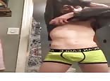 Schlanker twink-körper, großer daddy-schwanz